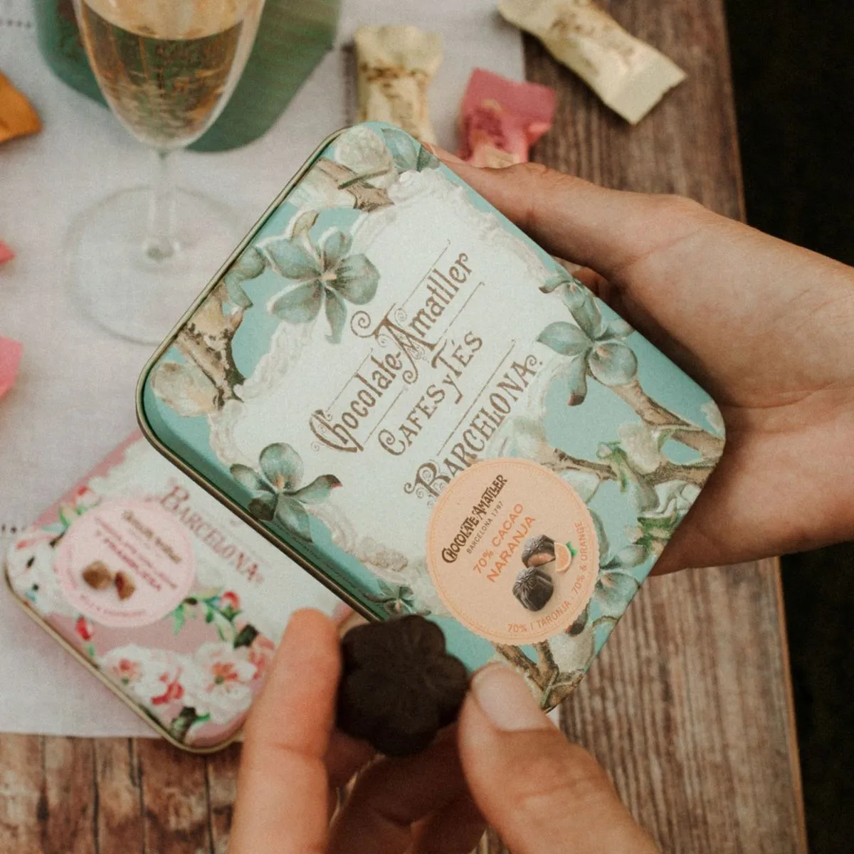 Bombones Flores con Naranja Lata 72g - Imagen 4